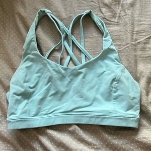 LULULEMON BABY BLUE SPORTS BRA. SIZE 6. GREAT CONDITION.